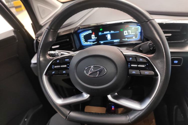 Used Hyundai Custo 2021 270TGDi Prestige LUX Steering Wheel