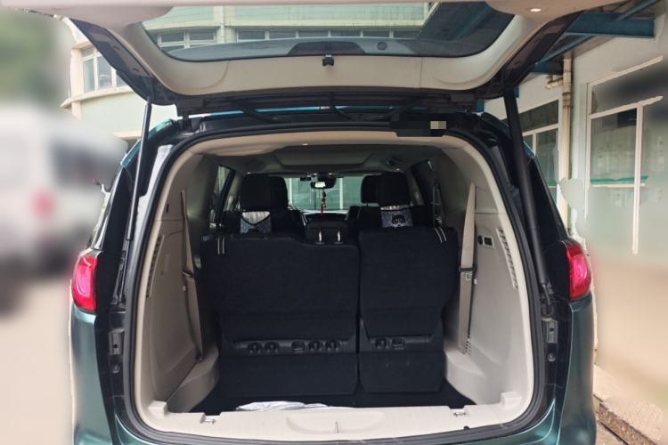 Used Chrysler Grand Voyager 2017 3.6L Premium Edition
