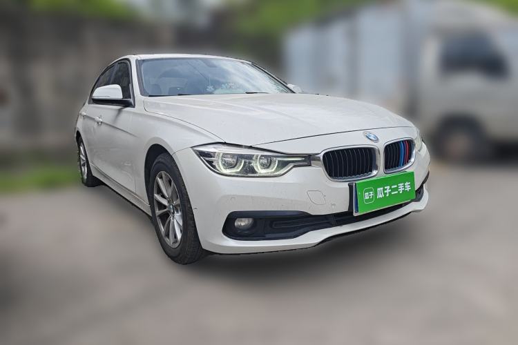 Used BMW 3 Series 2016 316i Fashion Model Front Right 45 Deg