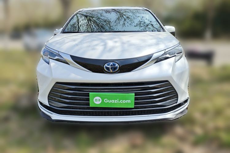 Used Toyota SIENNA 2021 2.5L Hybrid Luxury Edition Front