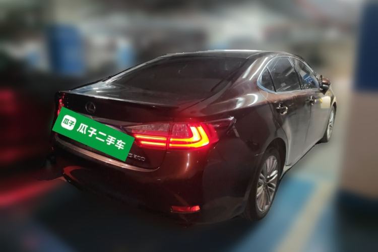 Used Lexus ES 2015 200 Elite Edition Rear Right 45 Deg