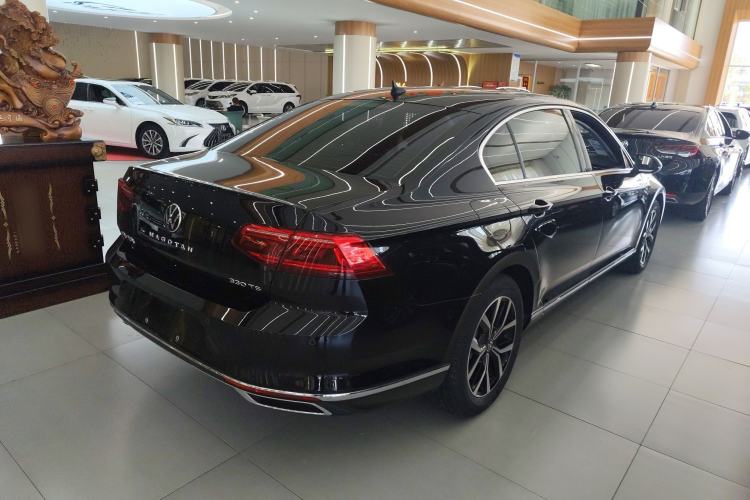 Used Volkswagen Magotan 2020 330TSI DSG Leading Model Rear Right 45 Deg