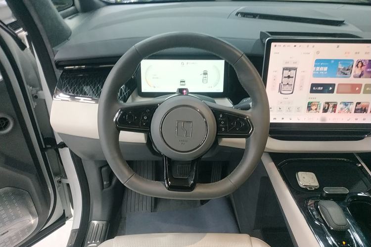 Used Zeekr 009 2022 WE Edition
