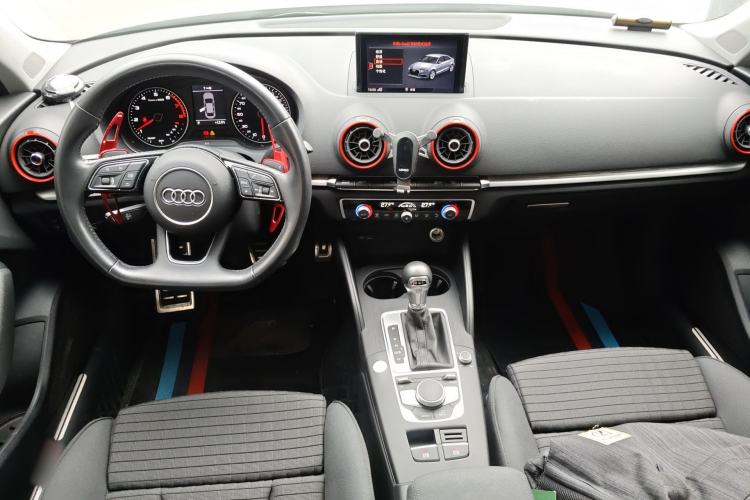 Used Audi A3 2020 Limousine 35 TFSI Sporty Version China VI Center Console