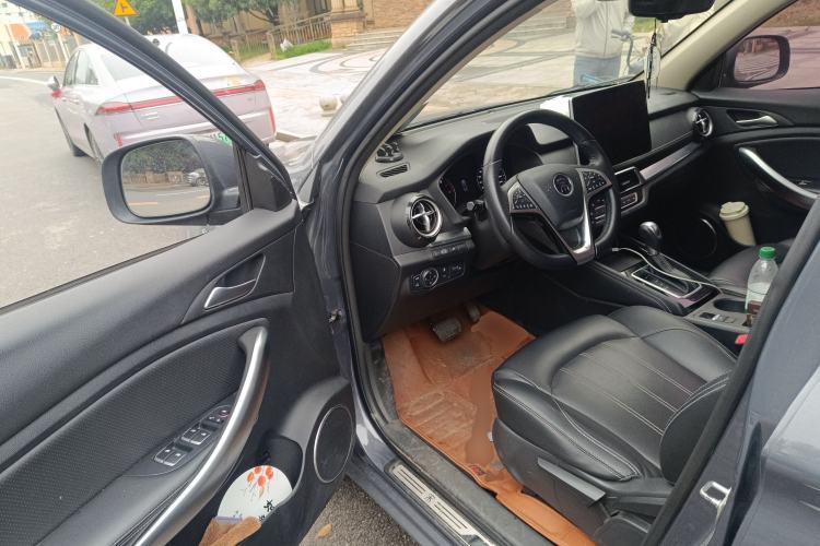 Used BYD Song 2019 1.5TI Automatic Smart Connect Luxurious Edition Driver Seat