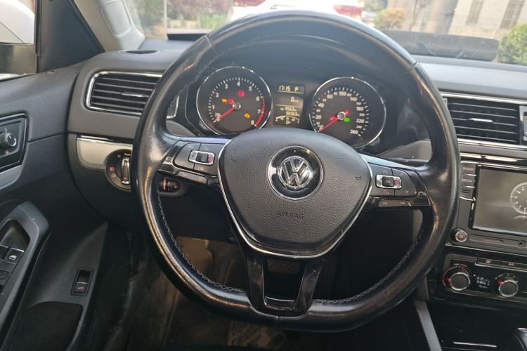 Used Volkswagen Sagitar 2018 1.6L Automatic Comfort Model Steering Wheel