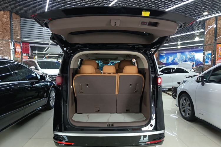 Used Denza D9 2022 DM-i 970 Four-Wheel Drive Flagship Model Trunk