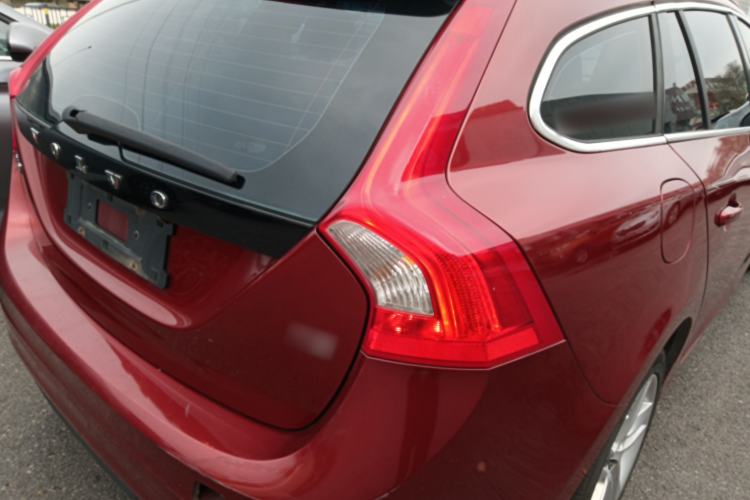 Used Volvo V60 2015 T5 Zhiya Edition
