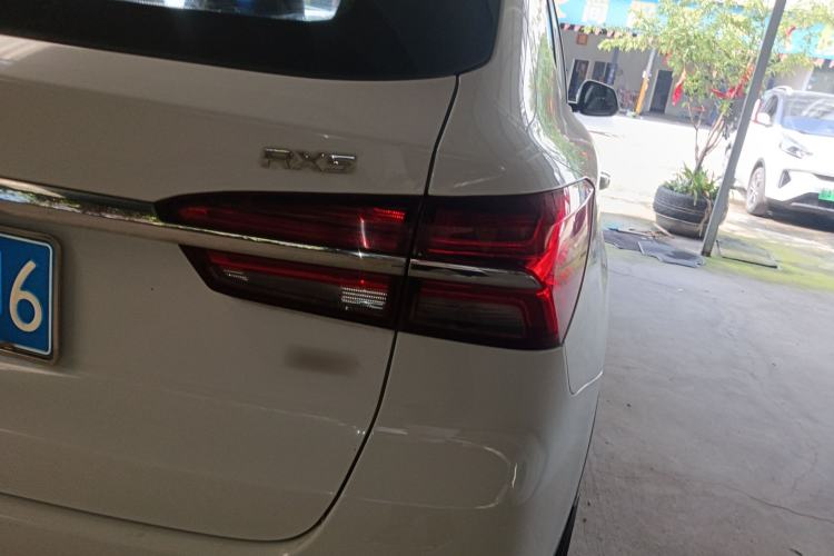 Used Roewe RX5 2018 20T Two-Wheel Drive Automatic Flagship Edition Right Rear Taillight