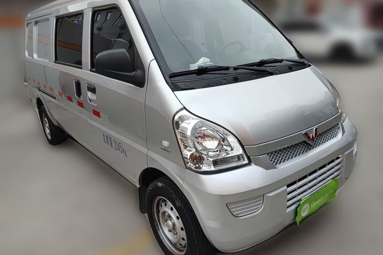 Used Wuling Rongguang S 2023 1.5L Base Version 5/7 Seats Front Right 45 Deg