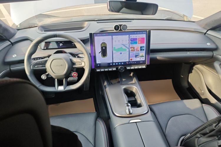 Used Xiaomi Auto SU7 2024 Four-Wheel Drive Ultra-Long Range Advanced Intelligent Driving Max Edition