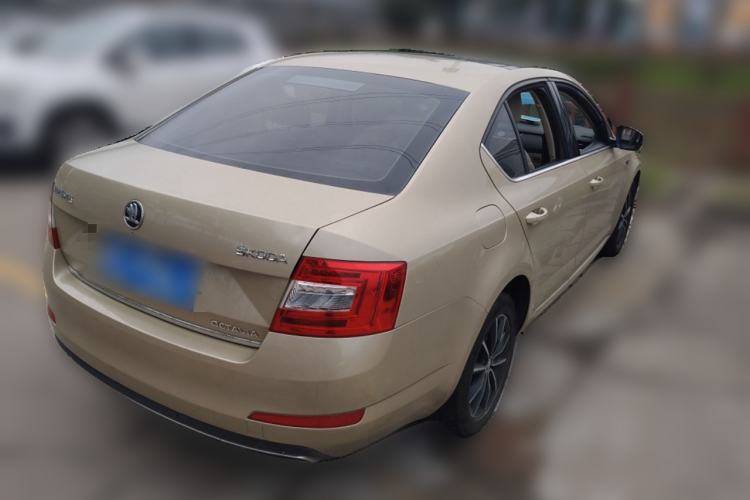 Used Skoda Octavia 2016 1.6L Automatic Smart Drive Edition Rear Right 45 Deg