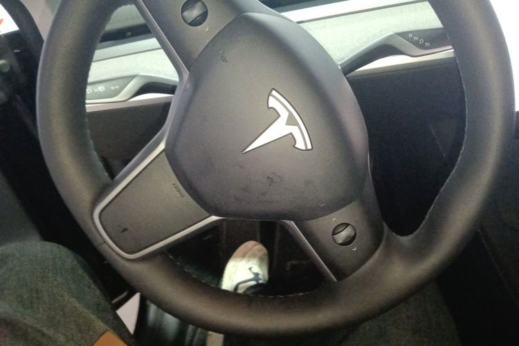 Used Tesla Model Y 2023 Rear-Wheel-Drive Version
