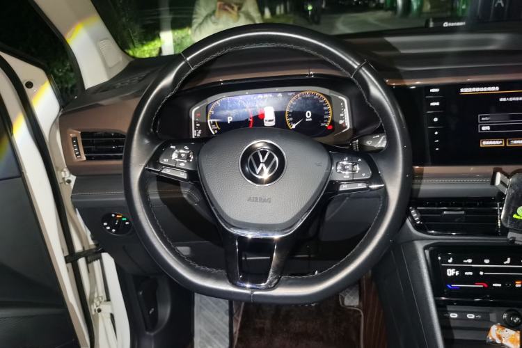 Used Volkswagen Tharu 2022 280TSI Two-Wheel-Drive Luxury Edition