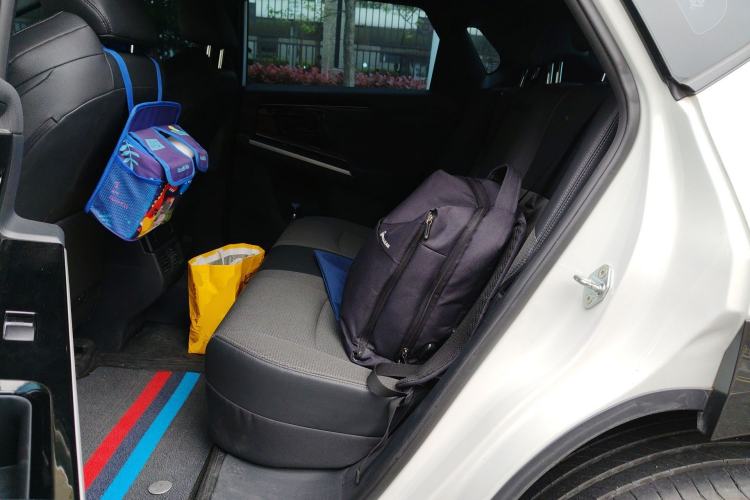 Used Toyota FAW bZ4X 2022 Two-Wheel-Drive Long-Range JOY Edition Left Rear Seat