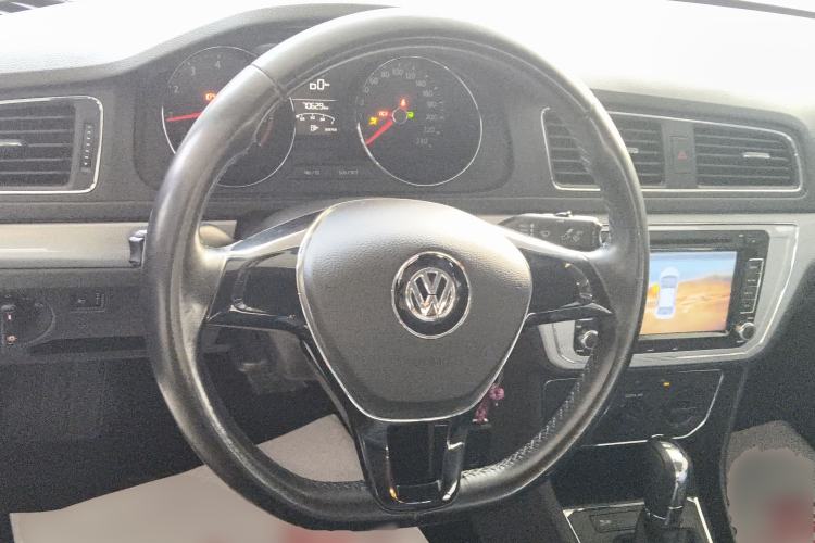 Used Volkswagen Lavida 2015 1.6L Automatic Comfort Edition Steering Wheel