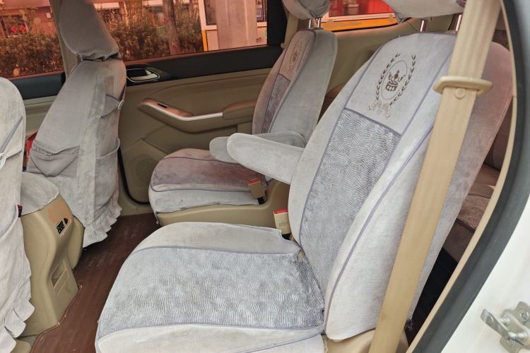 Used Baojun 730 2014 1.5L manual standard trim 7 seats