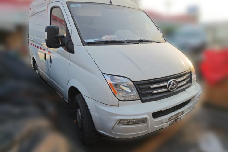 Used SAIC MAXUS Xintu V80 2021 2.0T Manual Classic City Delivery King Short Wheelbase Mid-Roof Design 3 Seats