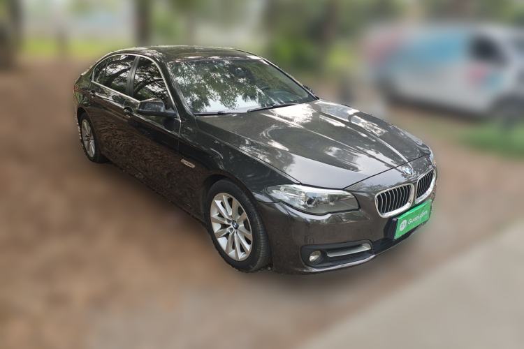 Used BMW 5 Series 2014 530Li Leading Model Front Right 45 Deg