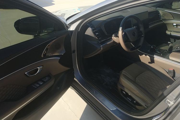 Used BYD Han 2022 EV Genesis Edition 610KM All-Wheel Drive Premium Model
