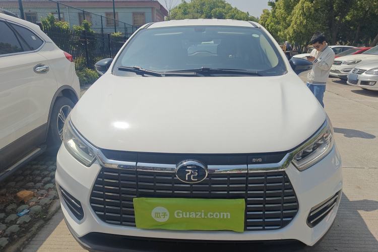Used BYD Yuan New Energy 2019 EV535 Smart Connect Trendsetting Model
