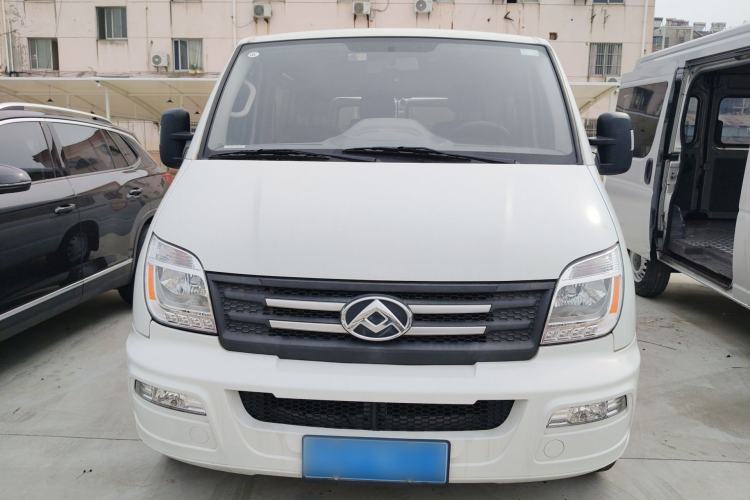 Used SAIC MAXUS Xintu V80 2023 2.0T AMT Classic Aoyuntong Short Wheelbase Ultra-Low Roof 5/6-Seater
