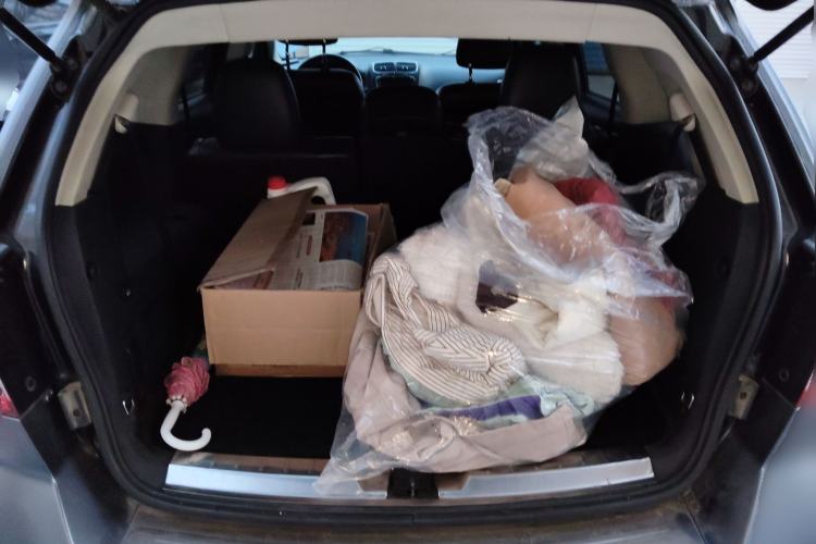 Used Dodge Journey 2013 2.4L Two-Wheel Drive Luxury Version Trunk