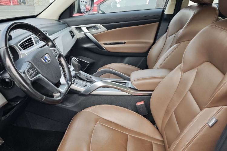 Used Geely Auto Emgrand X7 Sport 2016 1.8TD Automatic All-Wheel-Drive ZhiZun Edition Interior 2