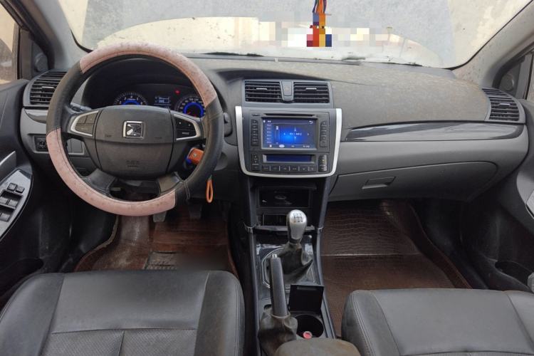 Used Zotye Z300 2012 1.5L Manual Luxury Version Center Console