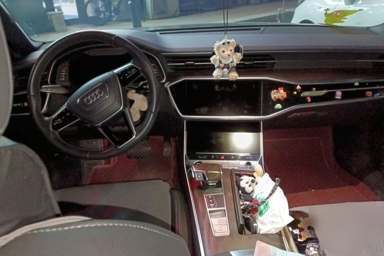 Used Audi A6L 2023 40 TFSI Luxury Dynamic Model Center Console