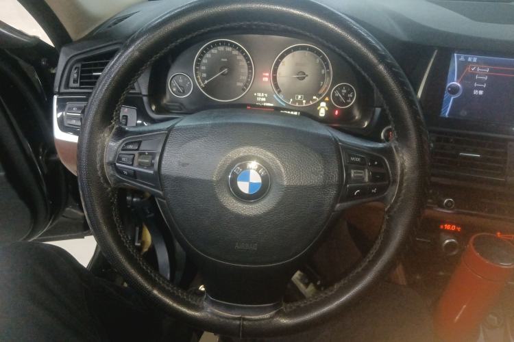 Used BMW 5 Series 2014 520Li Elegant Model
