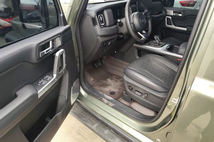 Used 212 T01 2024 2.0T Explorer Driver Seat