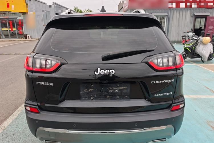 Used Jeep Cherokee 2019 2.0T Two-Wheel Drive Smart Enjoyment Version China V
