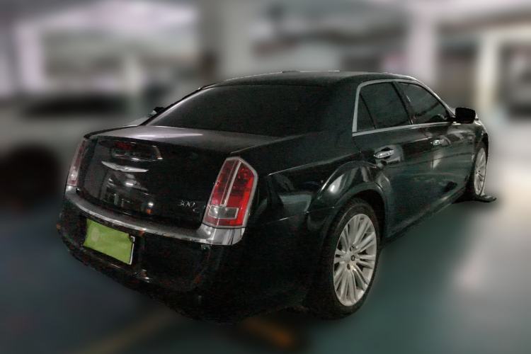 Used Chrysler 300C 2013 3.6L Luxury Edition
