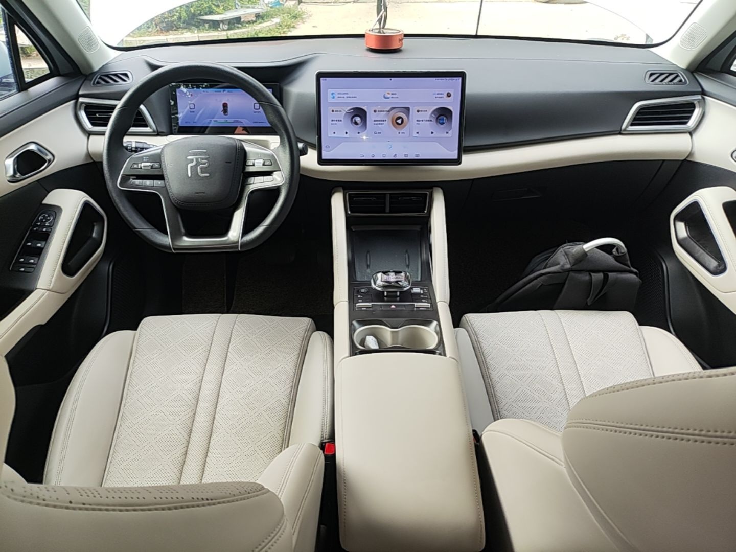 BYD Yuan UP 2024 401KM Leading Edition — снимка 12