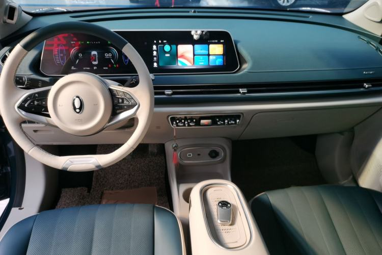 Used ORA Good Cat 2023 401 km Standard Range Premium Version Lithium Iron Phosphate
