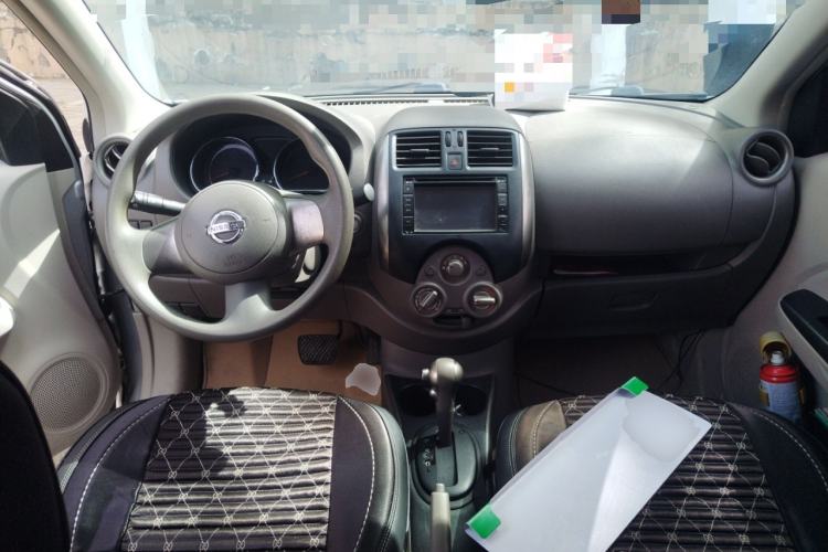 Used Nissan Sunny 2011 1.5XL CVT Luxury Edition Center Console