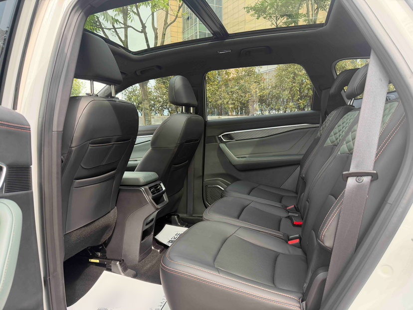 Geely Auto Haoyue L 2023 2.0T DCT Luxury Version — снимка 10