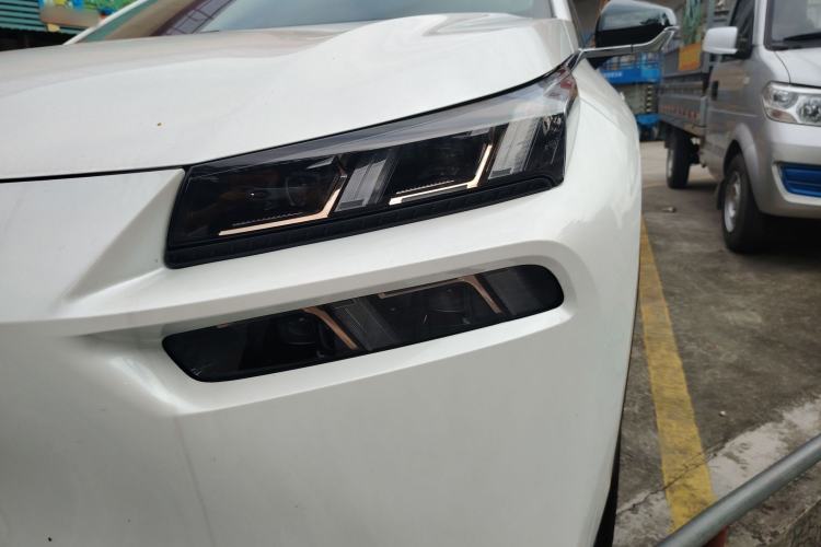 Used AION V 2021 Plus 70 Super Fast Charging Version Ternary Lithium
