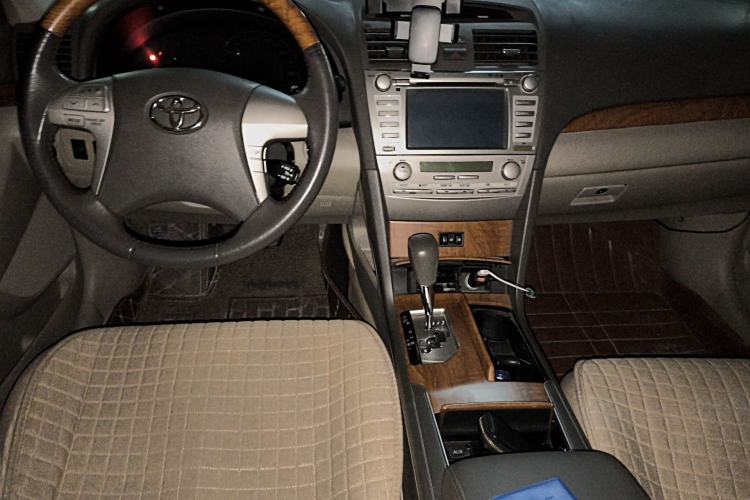 Used Toyota Camry 2011 240G Classic Anniversary Edition Center Console