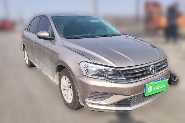 Used Volkswagen Jetta 2017 1.5L Automatic Fashion Model Front Right 45 Deg