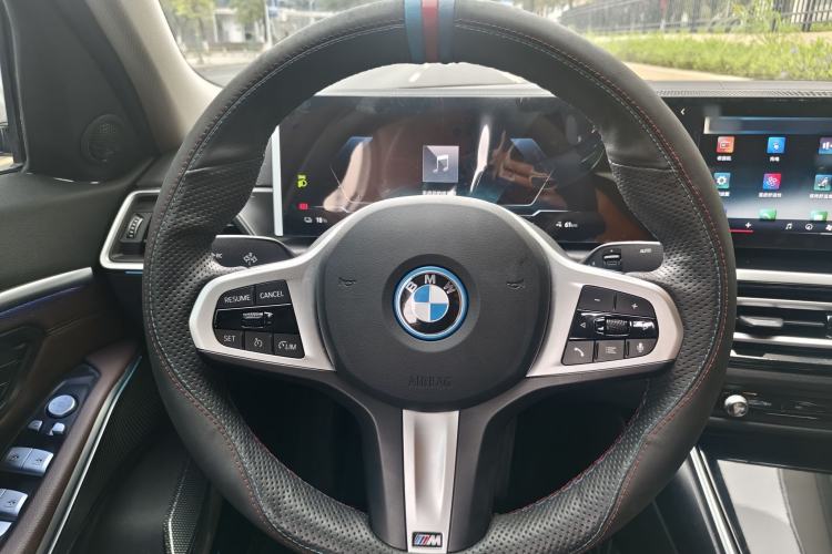 Used BMW i3 2024 eDrive 40 L Midnight Edition Steering Wheel