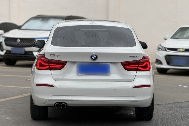 Used BMW 3 Series GT 2018 320i Sport Edition
