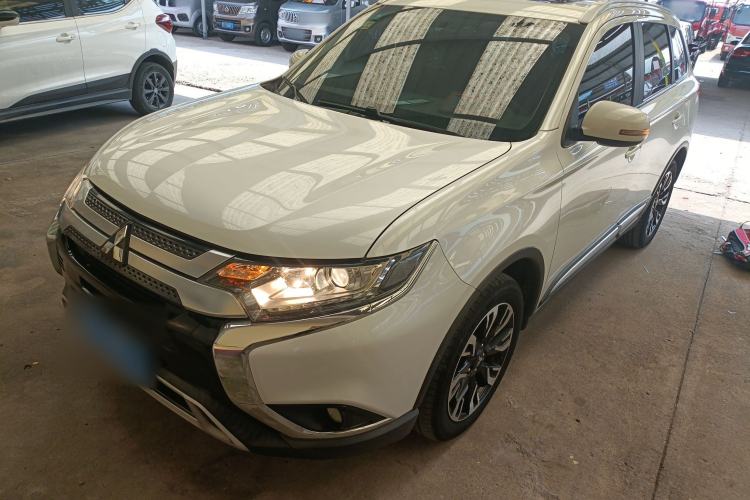 Used Mitsubishi Outlander 2019 2.0L Two-Wheel Drive Comfort Edition 5 Seats China VI Standard