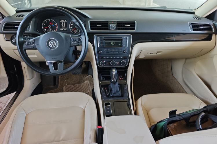 Used Volkswagen Passat 2015 1.8TSI DSG Prestige Edition Center Console