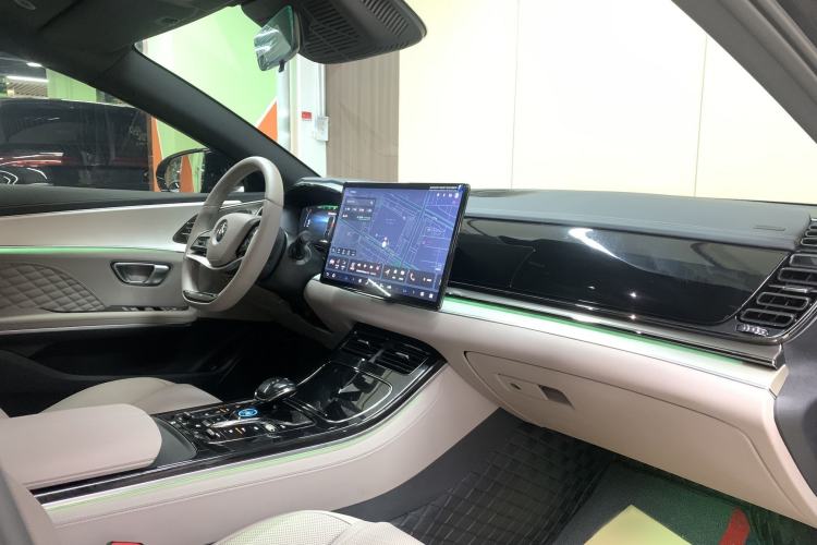 Used BYD Han 2024 DM-i Glory Edition 121KM Prestige Model
