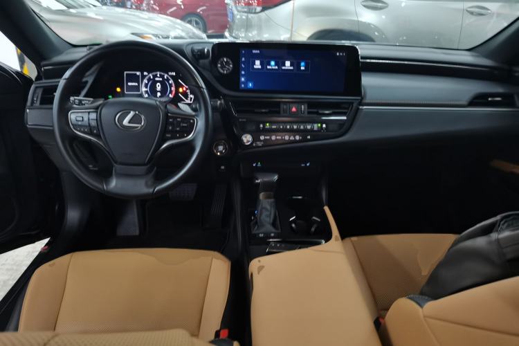 Used Lexus ES 2023 200 Excellence Edition
