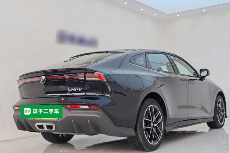 Used Changan UNI-V iDD 2024 Blue Whale Smart Electric iDD 136km Luxury Model
