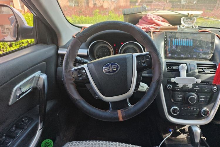 Used Bestune X80 2013 2.0L automatic comfort version Steering Wheel