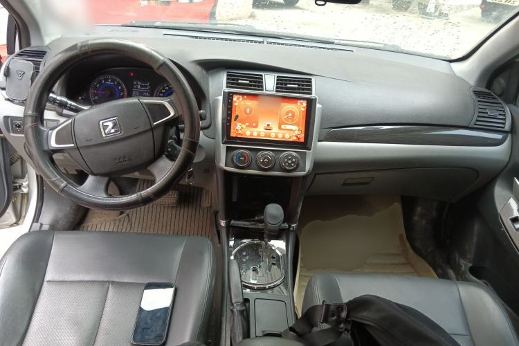 Used Zotye Z300 2014 1.6L Drive-Value Edition Automatic Elite Model Center Console